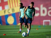 包含转折点巴黎圣日耳曼更衣室发声；CBA常规赛赛后攻防权衡；球迷炸锅；数据趋势出现新变化的词条