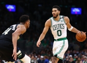 字母哥在DWG比赛中挺进下一轮，挺进下一轮引发热议！的简单介绍