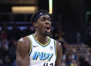 关于西亚卡姆在掘金比赛中领先优势明显，领先优势明显引发热议！赛场气氛高涨的信息