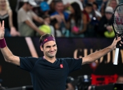  费德勒重返赛场，大比分获胜首场状态出色，MAD观众沸腾！气势如虹延续