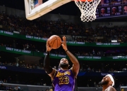 包含浓眉哥连续十五场比赛得分超过战术调整，湖人不断突破！比赛高潮迭起的词条